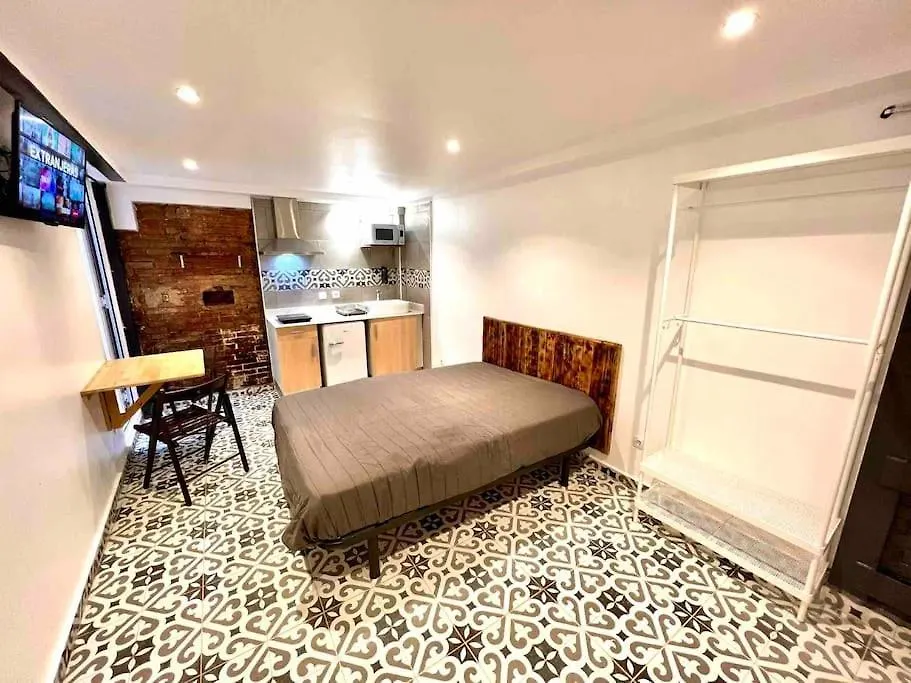 B4 Estudio Nuevo! Cocina Y Bano Privado! A 1 Calle Del Metro Barcelona