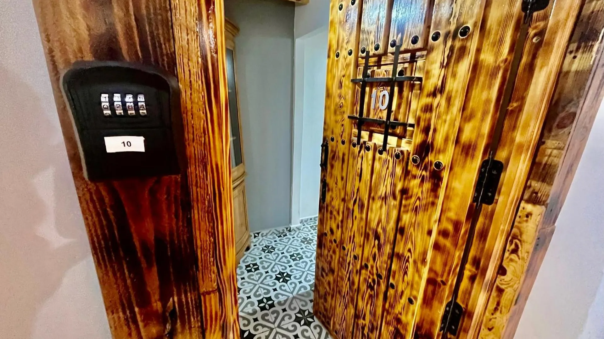 B4 Estudio Nuevo! Cocina Y Bano Privado! A 1 Calle Del Metro Barcelona Apartment