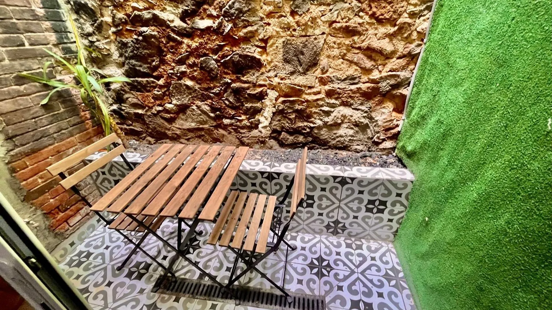 B4 Estudio Nuevo! Cocina Y Bano Privado! A 1 Calle Del Metro Барселона 0*,  Испания