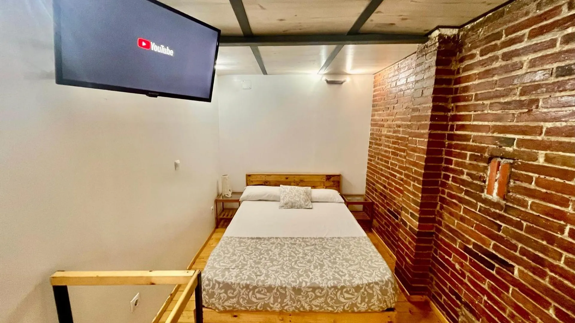 B4 Estudio Nuevo! Cocina Y Bano Privado! A 1 Calle Del Metro Барселона